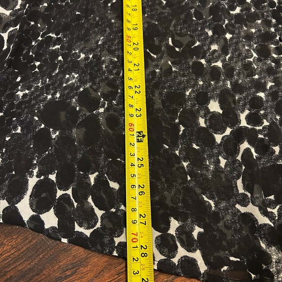 CAbi Black White‎ Animal Print Button Front Long Sleeve Sheer Tunic Top Womens S - Picture 7 of 7